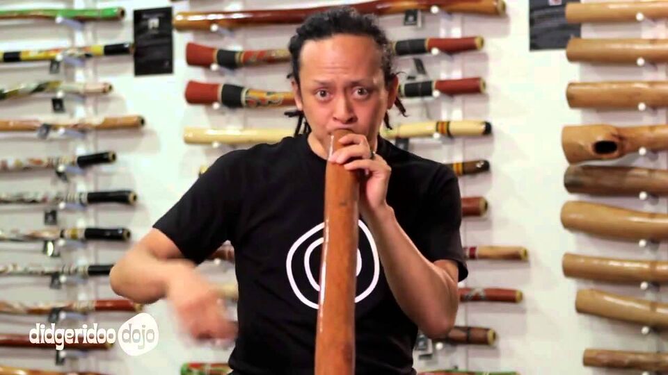 Sanshi playing the didgeridoo in a beginner lesson